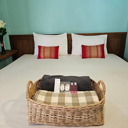 Koh Ngai Kaimuk Thong Resort Eksteriør bilde