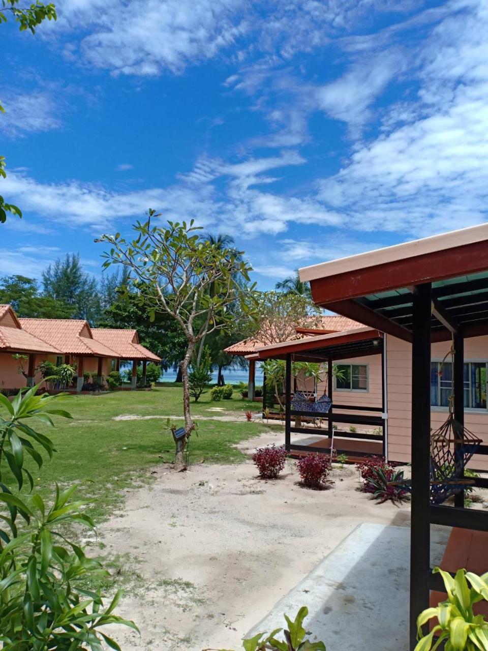 Koh Ngai Kaimuk Thong Resort Eksteriør bilde